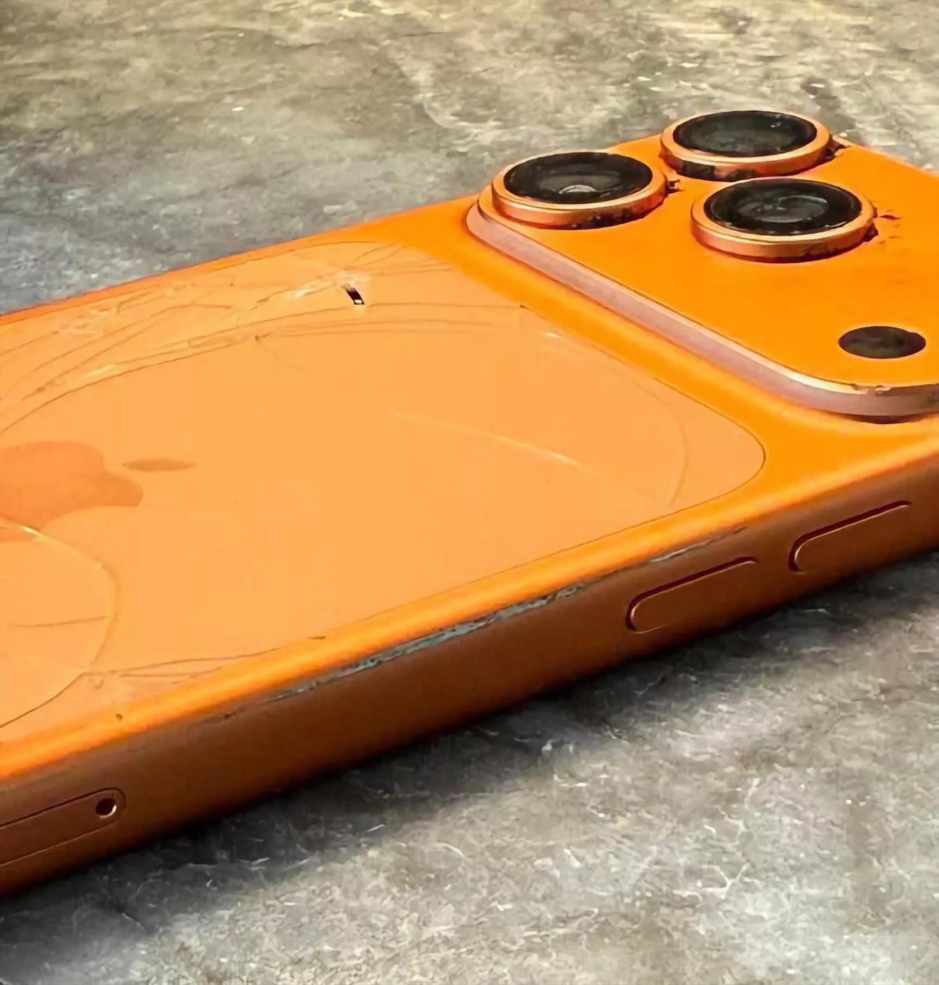 Apple iPhone 17 gặp lùm xùm “Scratchgate” ngay sau ngày ra mắt Apple iPhone 17 gặp lùm xùm “Scratchgate” ngay sau ngày ra mắt