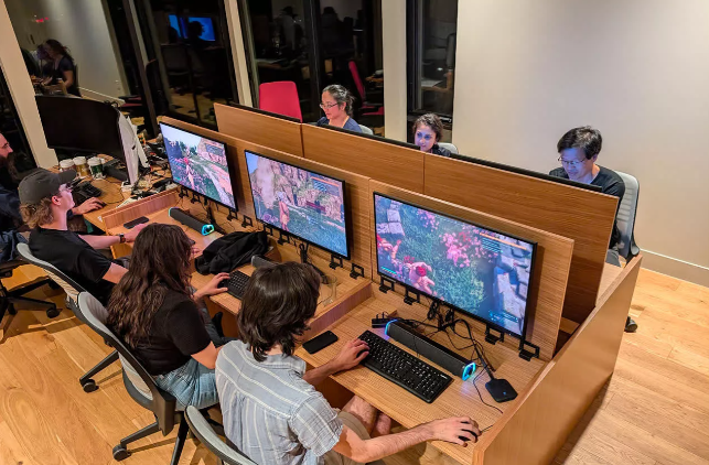 Kỹ sư phần mềm chi hơn 1 triệu đô la để tạo ra ngôi nhà chỉ dành cho game thủ chơi game mạng LAN Kỹ sư phần mềm chi hơn 1 triệu đô la để tạo ra ngôi nhà chỉ dành cho game thủ chơi game mạng LAN