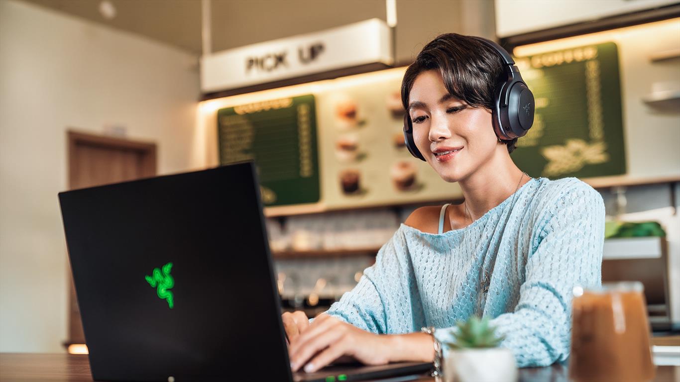 Razer Trình Làng Tai Nghe Gaming BARRACUDA V2 PRO: Lượng Pin Khủng Lên Đến 70 Tiếng