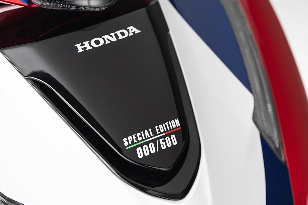 Honda-SH150i-Special-Edition-HRC
