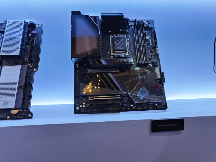 GIGABYTE Unveils X870／EX870 Motherboards Specifically Designed for AMD Ryzen™ 9000 Processors with Infinite AI Power (2)